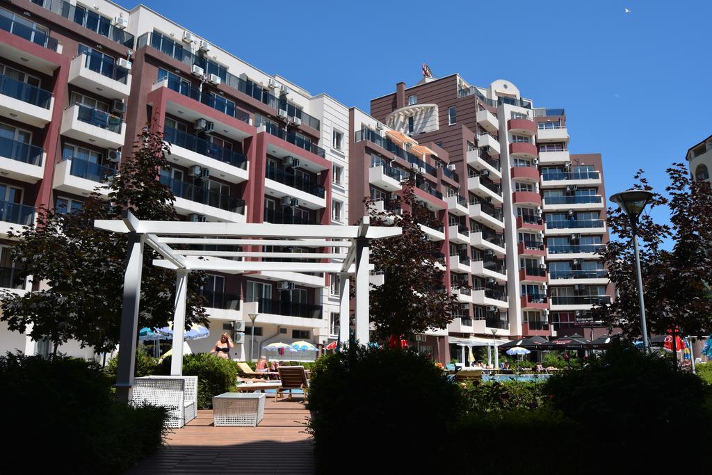 Admiral Plaza